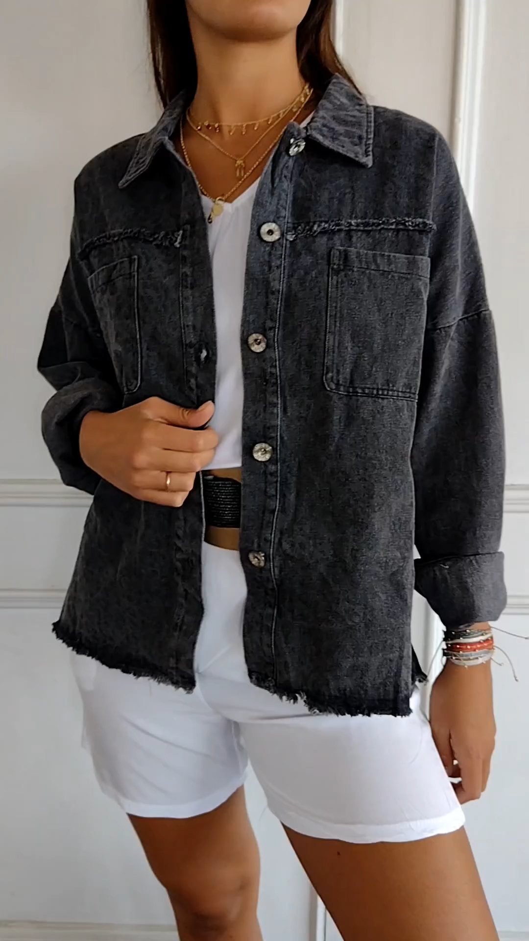 Camisa Jeans com Lapela e Franjas