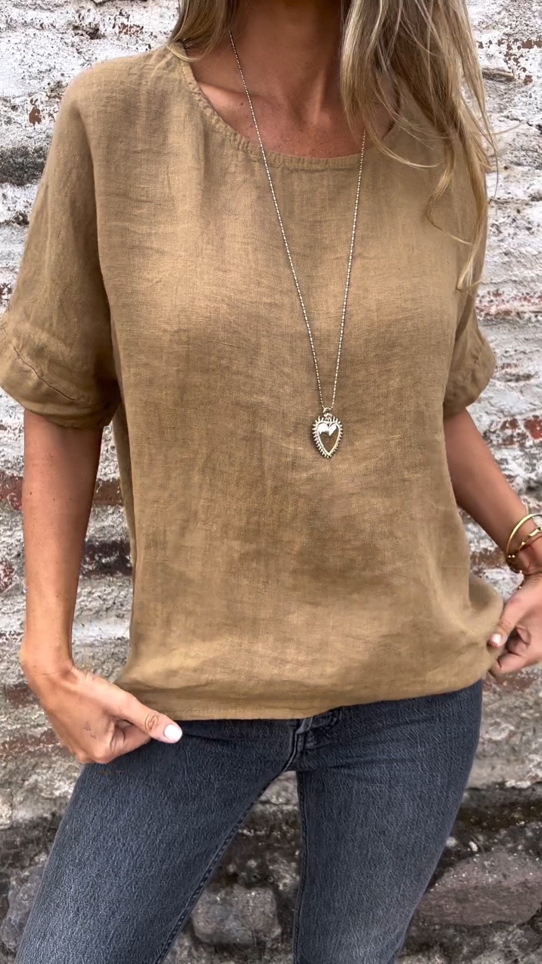 Camiseta de Algodão e Linho com Gola Redonda