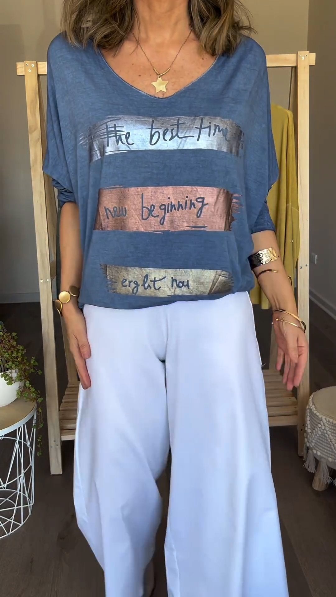 Camiseta Longa com Estampa e Decote em V