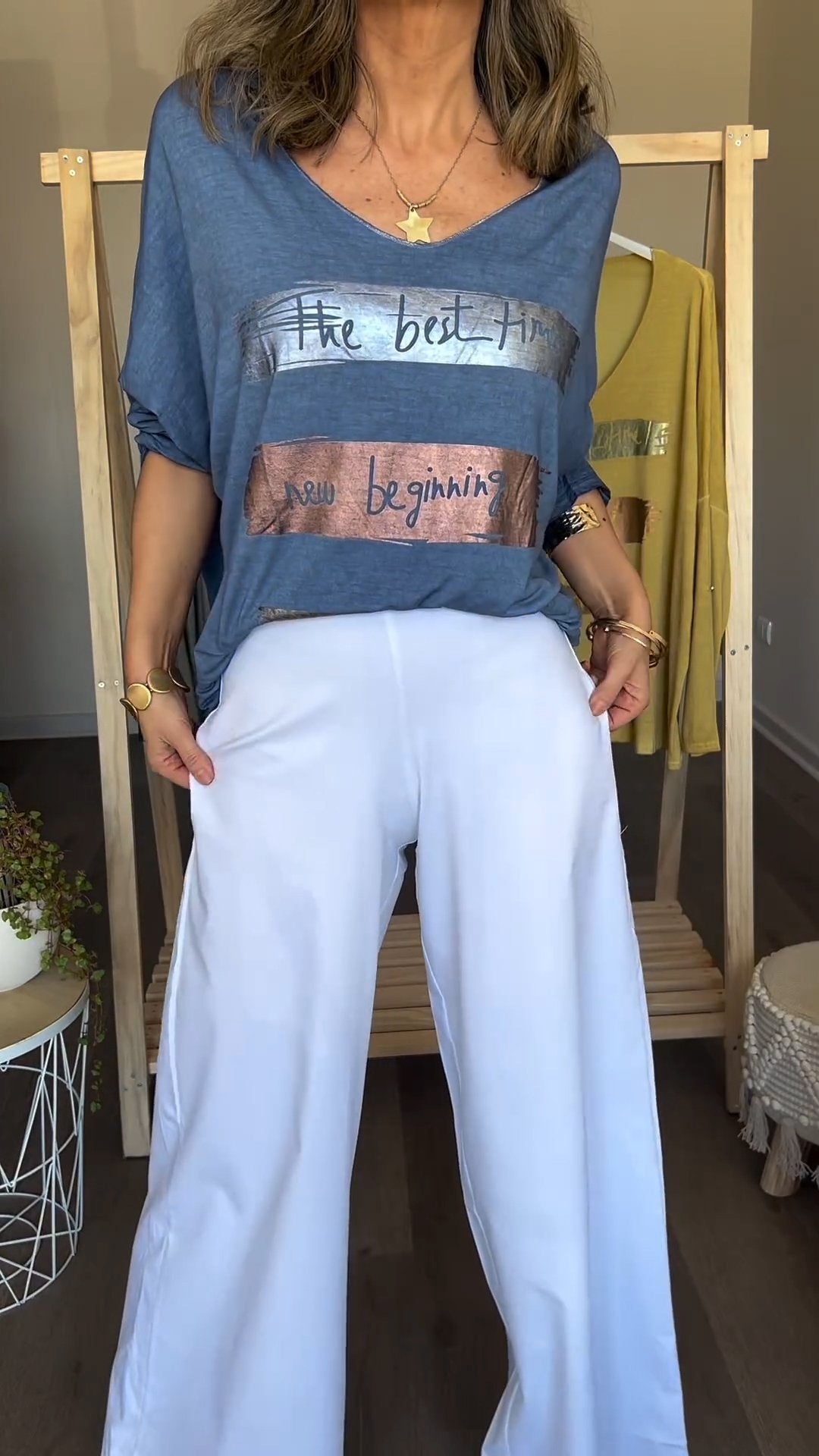 Camiseta Longa com Estampa e Decote em V