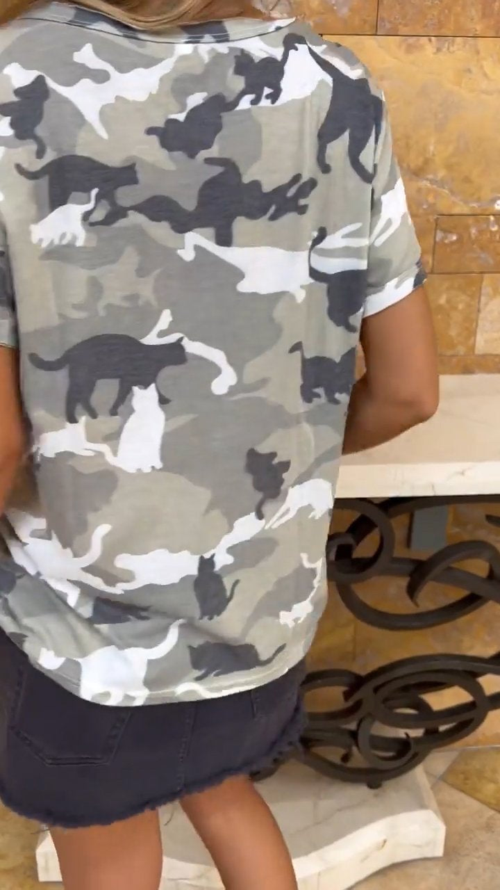 Camiseta com Estampa Camuflada Animal Print