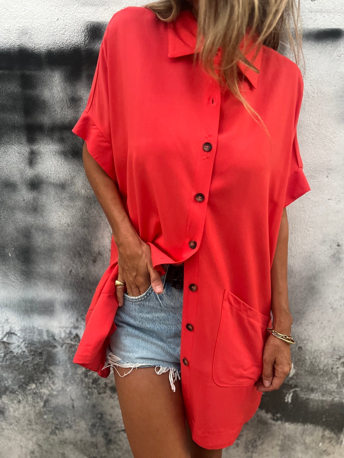 Camisa longa confortável de algodão e linho