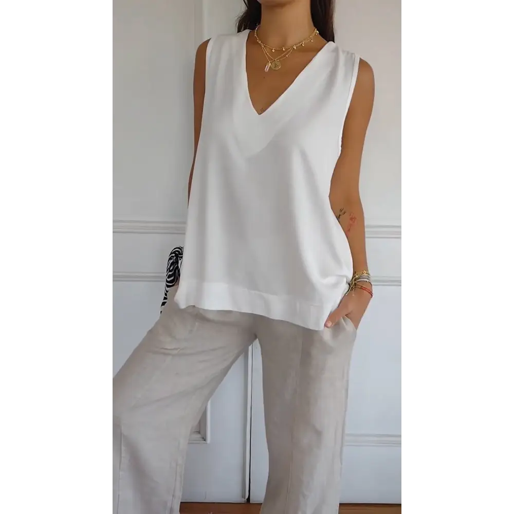 Top solto e confortável com decote em V