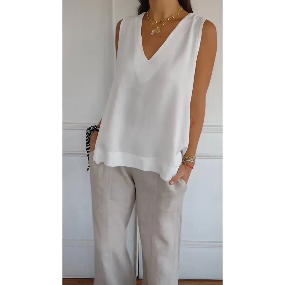 Regata solto e confortável com decote em V