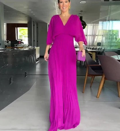 Vestido Longo Minimalista Plissado com Decote Profundo Olívia