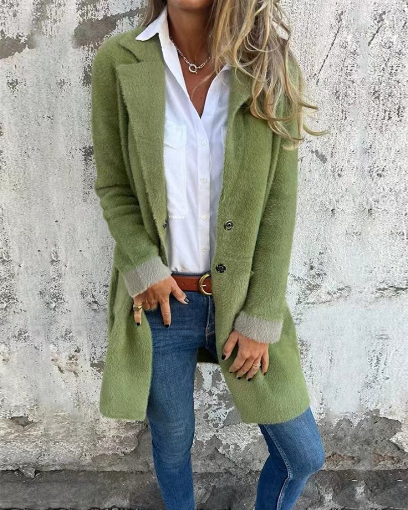 Casaco Feminino de Lã Bouclê com Lapela e Botões Talita