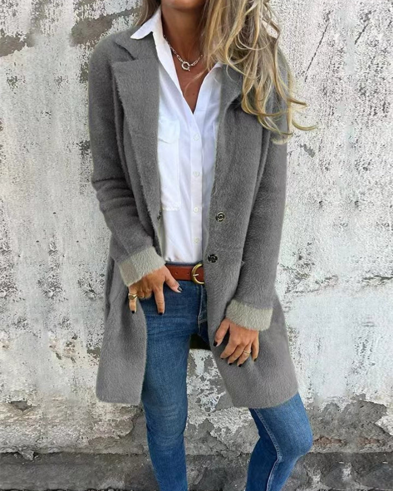 Casaco Feminino de Lã Bouclê com Lapela e Botões Talita