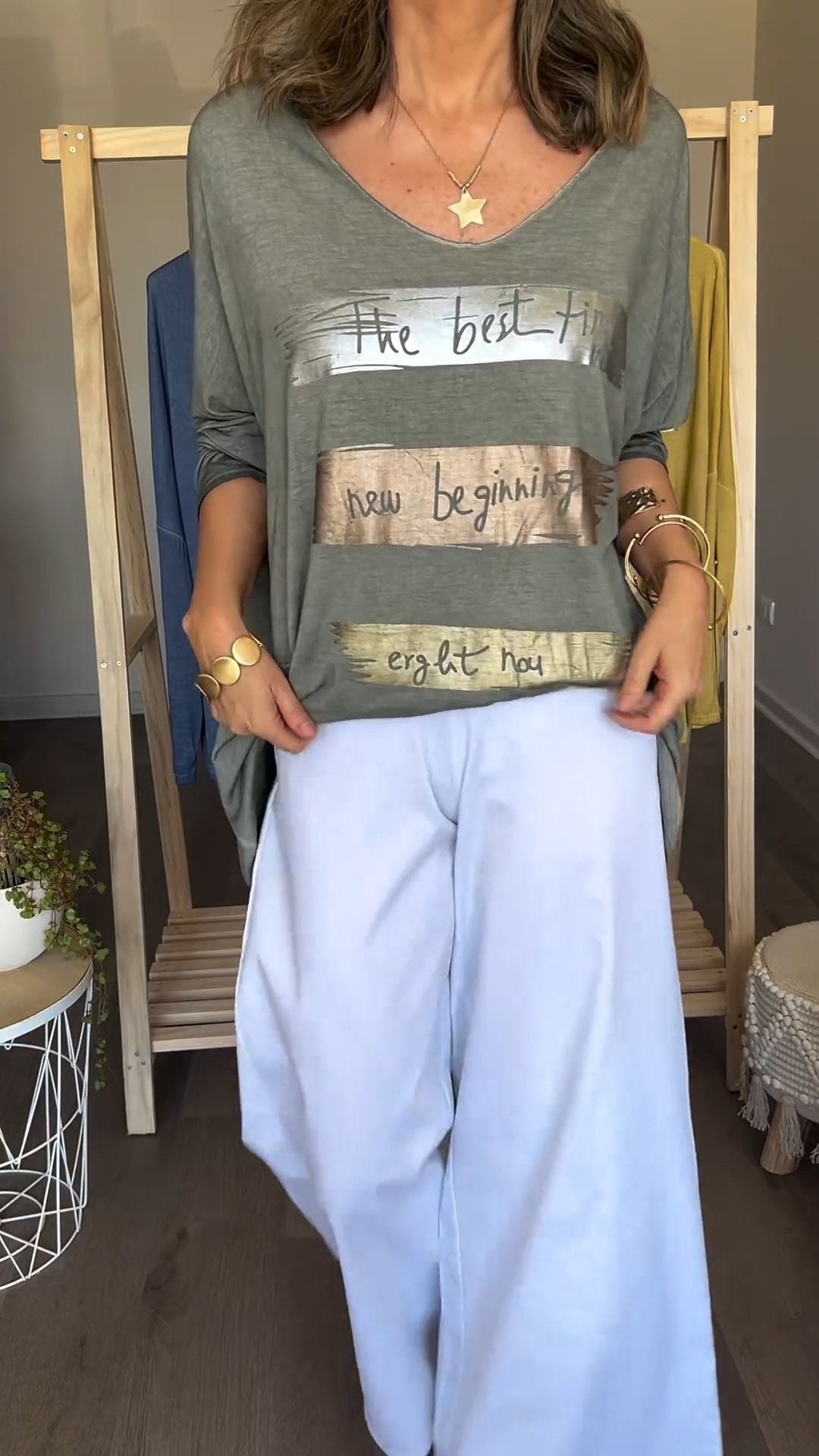 Camiseta Longa com Estampa e Decote em V