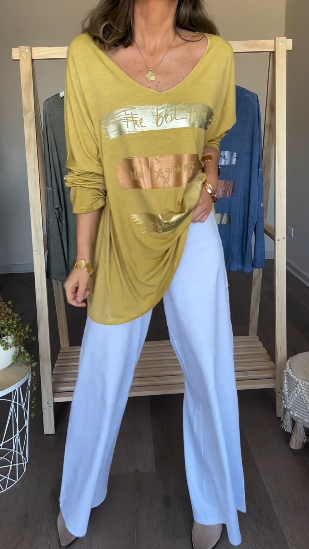 Camiseta Longa com Estampa e Decote em V