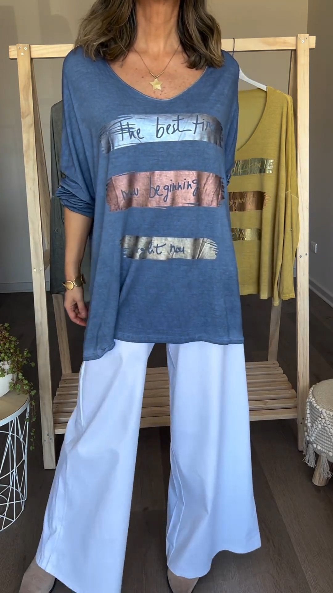 Camiseta Longa com Estampa e Decote em V