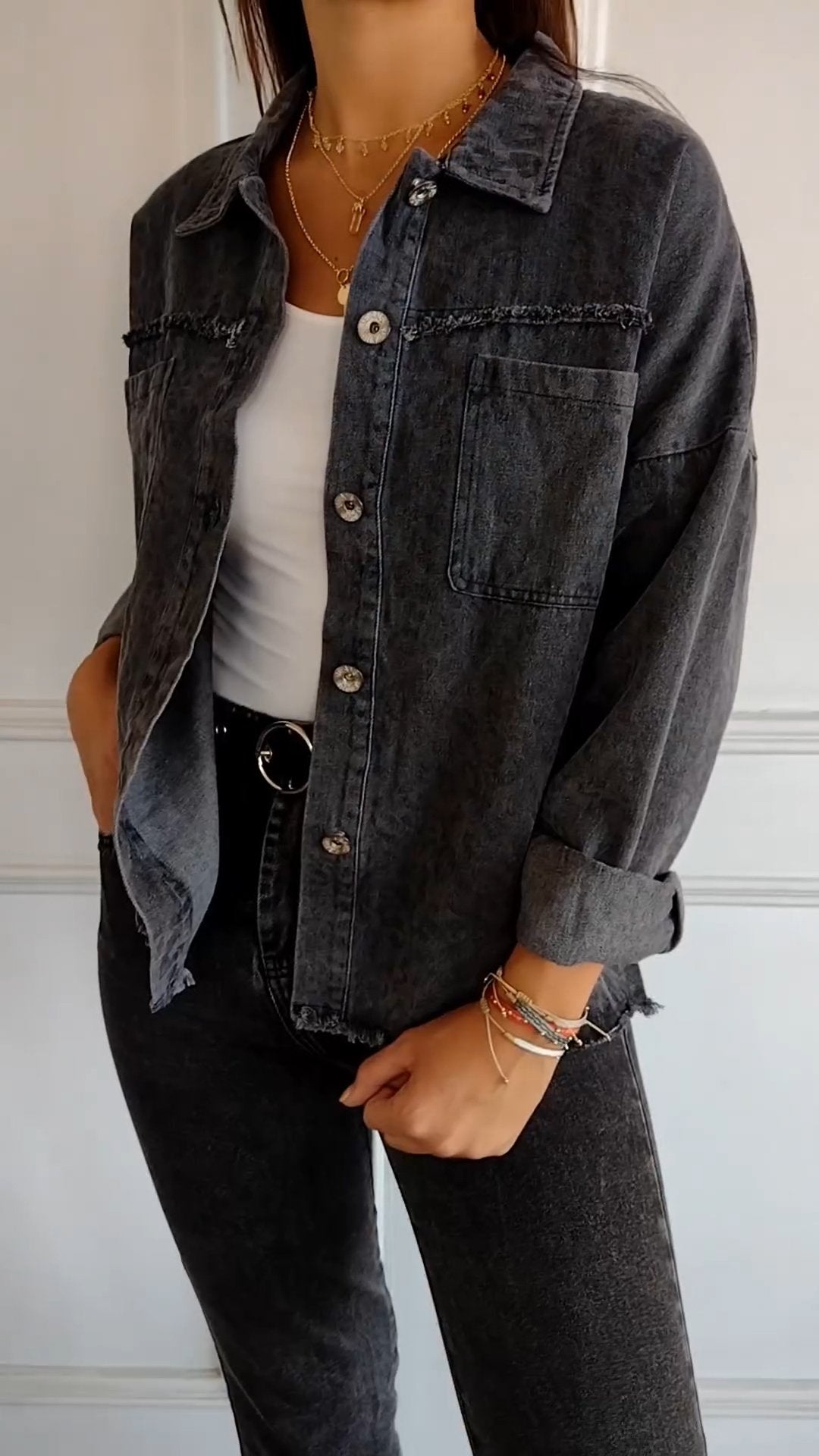 Camisa Jeans com Lapela e Franjas