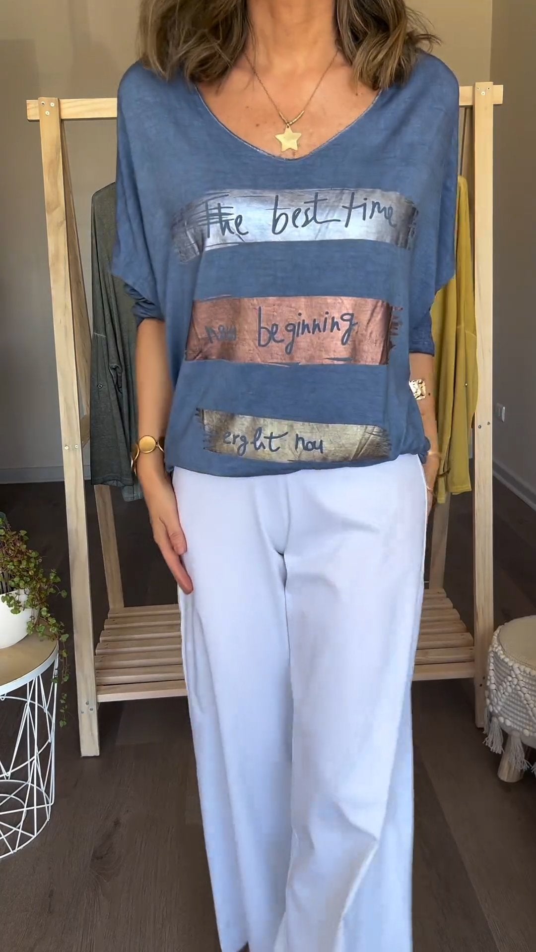 Camiseta Longa com Estampa e Decote em V