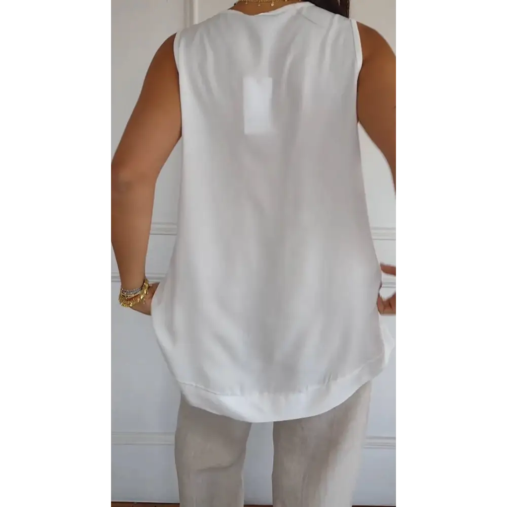 Regata solto e confortável com decote em V