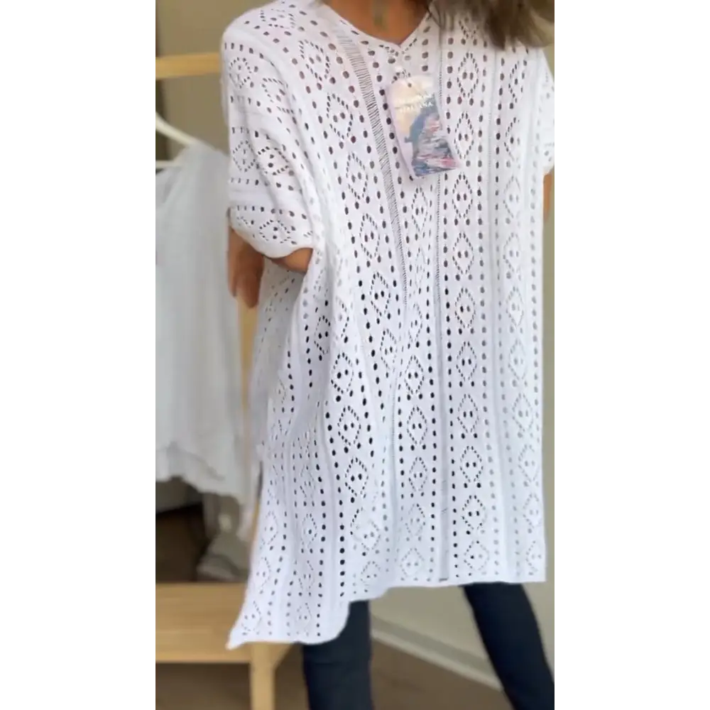 Blusa Vazada com Decote em V